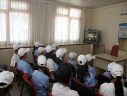 Karabağlar'da Çocuklar İçin Sinema Günleri Başladı