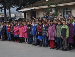Vali Lekesiz Öğrencilerin Karne Sevincine Ortak Oldu