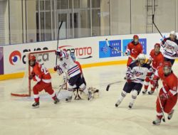 Kış Oyunları Devam Ediyor; Bayan Türk Takımı Buz Hokeyinde Abd’ye 15-0 Yenildi!