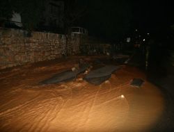 Bodrum’da Şiddetli Yağış: Çok Sayıda Ev Ve İş Yerini Su Bastı!