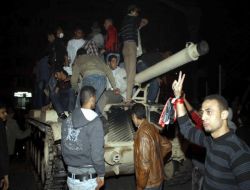 Mısır'da Devrimin Kaderi Ordunun Ellerinde..