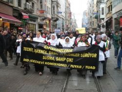 Beyoğlu'nda F Tipi Cezaevi Protestosu