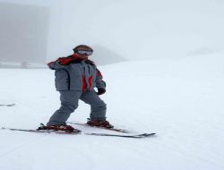 Meclis Başkanı Mehmet Ali Şahin Kartalkaya'da Kayak Yaptı!