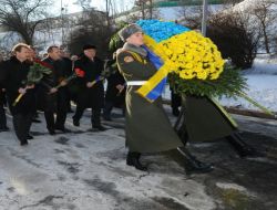 Ukrayna’da, Krut Kahramanları Anılıyor!