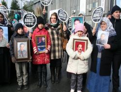 Davutpaşa'daki Patlamada Ölenler, Gözyaşları Arasında Anıldı!