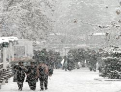 Kayseri'de Kar Yağışı Hayatı Olumsuz Etkiledi!
