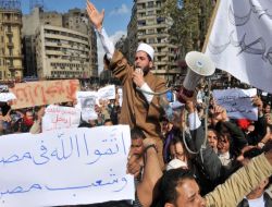 Mısır’da Mübarek’in Kabineyi Yenilemesi Yetmedi, Muhalefet Bir Milyon Kişilik Gösteri Planlıyor!