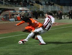 Adanaspor: 2 - Kartalspor: 3