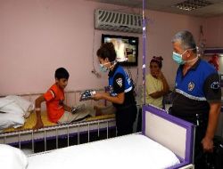 Toplum Polisi, Lösemili Çocukları Ziyaret Etti