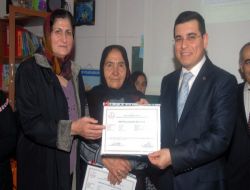 83 Yaşında Okuma-yazma Öğrendi