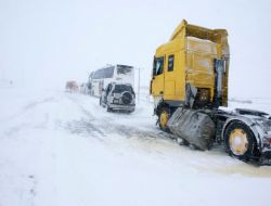 Iğdır’da Kar Yağışından Kaynaklanan Kazalarda 10 Kişi Yaralandı