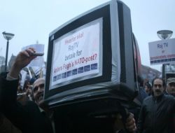 Rahip Desmond Tutu, Roj Tv’yi Nobel’e Aday Gösteriyor!..