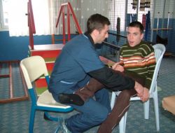 Rehabilitasyon Merkezine Yabancı Fizyoterapist Getirdi, Dil Sorununu Da Tercümanla Çözüyor