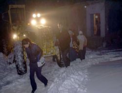 Doğum Sancıları Tutan Kadın, Özel İdare Aracıyla Hastaneye Yetiştirildi