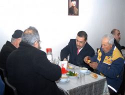 Yüreğir Belediye Başkanı Çelikcan Vatandaşların Sorunlarını Dinledi