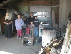 Yangında Evi Kül Olan Anne Gözyaşlarını Tutamadı