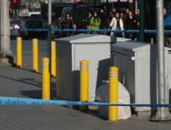 Taksim’de Polisi Bomba Alarmına Geçiren Paketten Çıkan Çörekler Kapışıldı