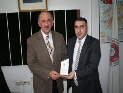Başkan Cengiz'den İşkur İl Müdürü Ötügen'e Plaket