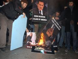 Konsolosluk Önünde Mısır Halkına Destek Eylemi Yapıldı