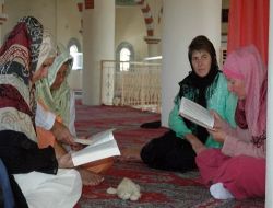 Almanca Mukabeleyi Tamamlayan Yerleşik Müslümanlar İnsanlık İçin Dua Etti