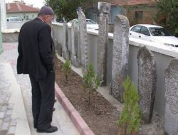 650 Yıllık Mezar Taşlarını 'tarihi Temsili Mezarlık' Yaptılar