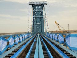 Orta Asya'nın En Uzun Demiryolu Köprüsü Yük Trafiğini Rahatlattı