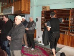 Finike Merkez Camii Tadilat Bekliyor