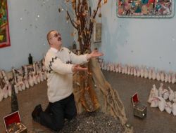 Rus Emekli 8 Ton Demir Kuruş Biriktirdi, Milyoner Oldu!