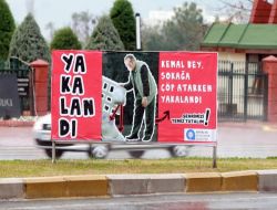 Chp’li Belediyeden Geri Adım: 'recep Bey' Afişi Kalktı, Yerine 'kemal Bey' Afişi Geldi