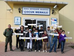 Çocuklar, Eğitim Aldı, Kendi Model Uçaklarını Yaptı