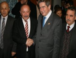 Chp'li Öymen: "Başbakan, Adım Adım Türkiye'yi Bir Küçük Amerika Yapmak İstiyor!"