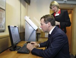 Medvedev Hukuk Danışmanı Olmak İstedi, İş Bulamadı!..