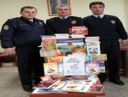 Giresun Emniyet Müdürlüğü Okullara Kitap Yardımı Yaptı