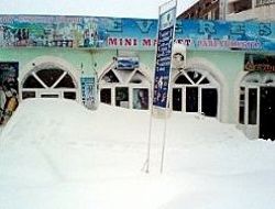 Özbekistan’ın Batısında Etkili Olan Kar Yağışı Hayatı Olumsuz Etkiliyor