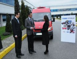 Ford Otosan, İlköğretim Okuluna 18 Kişilik Minibüs Bağışladı