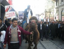 Hüsnü Mübarek'e Develi Protesto