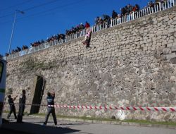 Gönüllü İtfaiyeciler 15 Metreden İple İndi