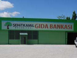 Şehitkâmil'de Gıda Bankası Yoksulları Sevindiriyor