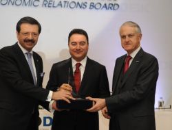 Rona Yırcalı, Deik İcra Kurulu Başkanlığı'na Dördüncü Defa Seçildi