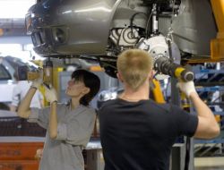 Rus Otomobil Devi Avtovaz İşçilerini Türkiye’ye Eğitime Gönderiyor!