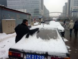 Tarihinin Kuraklığını Yaşayan Pekin’e Nihayet Kar Yağdı!