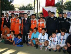 Ceyhan'da Yıldızlar Halı Saha Futbol Turnuvası Sonuçlandı