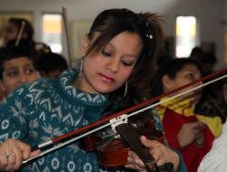 Bin Kişilik Keman Korosu Kursa Başladı