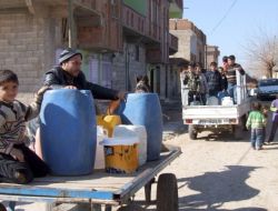 Şanlıurfa'da Su Ve Temizlik Hizmeti Alamayan Mahalle Pislik İçinde İlgi Bekliyor