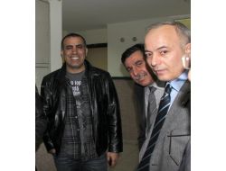 Sanatçı Haluk Levent Borçlarını Yapılandırmak İçin Adana Adliyesine Geldi