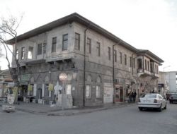 Karaman’da Tarihi Taş Bina Restore Ediliyor