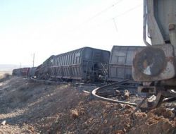Pazarcık'ta Tren Raydan Çıktı
