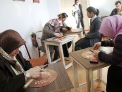 Türkiye’nin Kadın Bakır Ustaları Mardin’de Yetişiyor