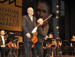 Dünyaca Ünlü Sanatçılar Bursa'da Sahne Aldı