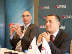 Türk Halkı Telefonla Yılda 132 Milyar Dakika Konuşuyor